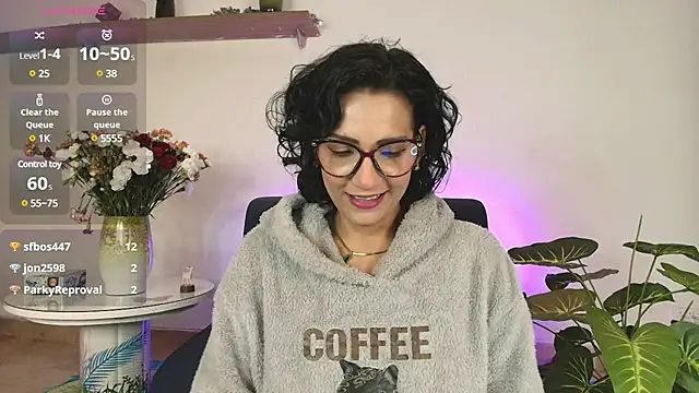 Elliee  online show from February 2025 03:56:02 PM