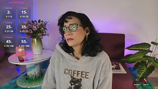 Elliee  online show from March 2025 01:14:01 PM