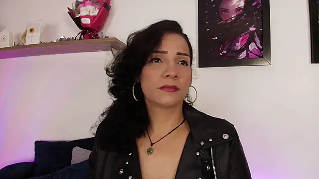 Elliee  online show from February 2026 12:01:02 PM