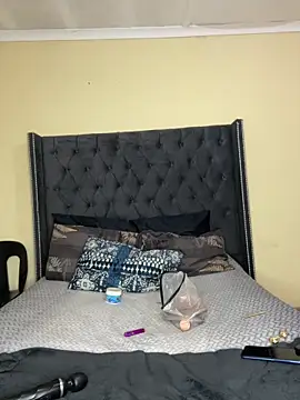 DarkBerry87 online show from April 2026 01:51:01 AM