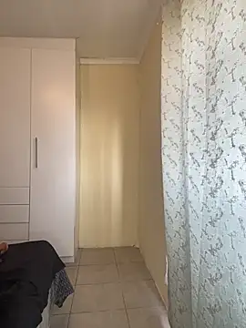 DarkBerry87 online show from November 2025 04:01:01 AM