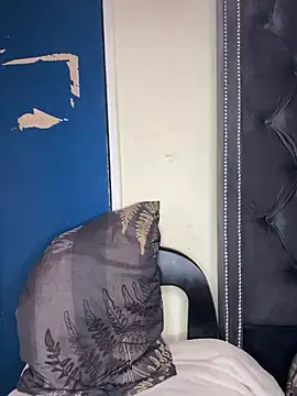 DarkBerry87 online show from March 2026 11:18:02 PM