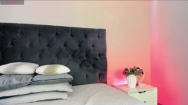 Snapshot of luna_willians chatting on December 2025 12:22:02 PM luna willians online show from December 2025 12:22:02 PM