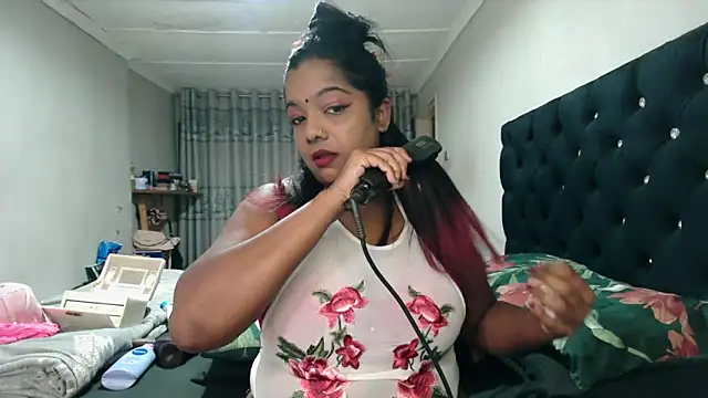 Snapshot of Indianmayaxoxo chatting on September 2025 10:00:01 AM Indianmayaxoxo online show from September 2025 10:00:01 AM