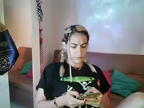 mandy berrys online show from December 2024 05:54:01 AM