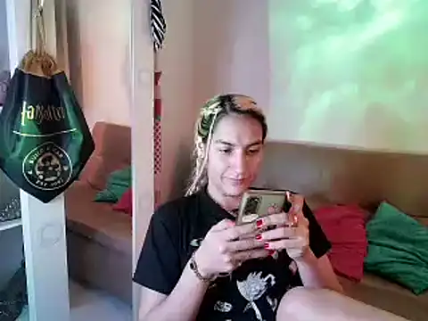 mandy berrys online show from December 2024 09:00:01 AM