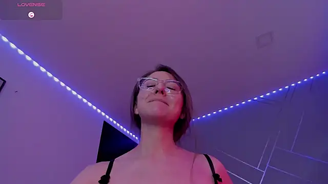 Snapshot of Ich_Bin_Julia chatting on February 2025 05:44:01 PM Ich Bin Julia online show from February 2025 05:44:01 PM