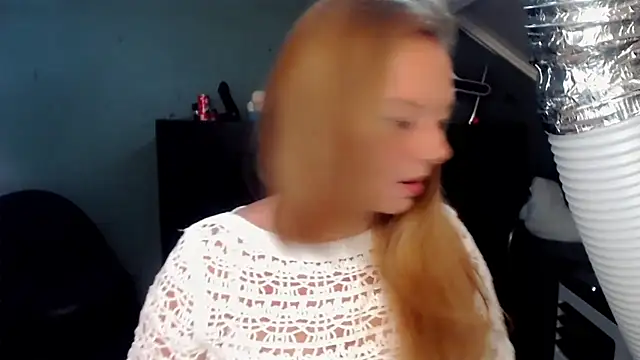 roxanna24 online show from June 2026 05:46:02 PM