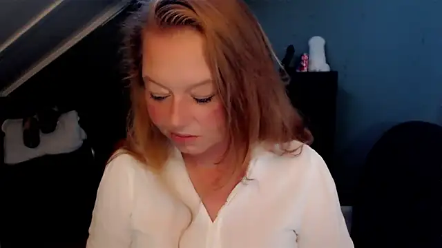 roxanna24 online show from June 2026 07:46:01 PM