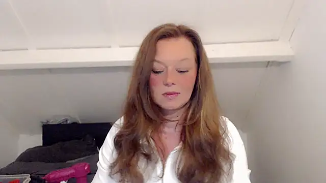 roxanna24 online show from March 2026 07:18:01 PM