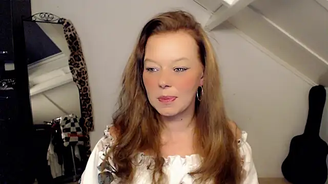 roxanna24 online show from March 2026 09:10:01 PM