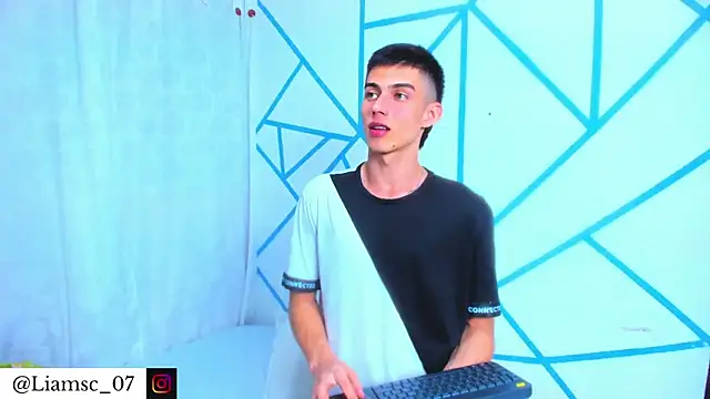 liam scott77 online show from December 2025 11:29:01 PM