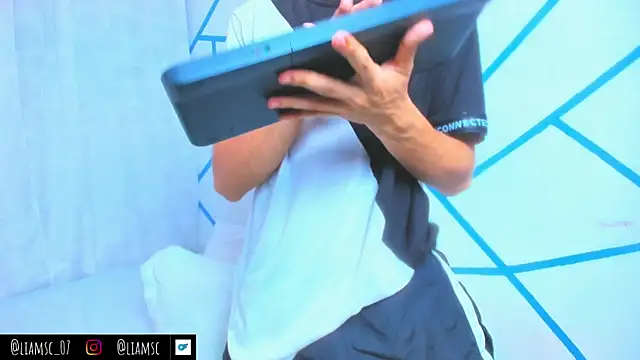 liam scott77 online show from October 2025 09:48:01 PM