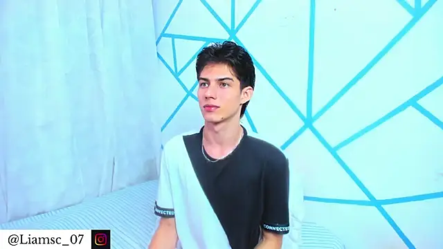 liam scott77 online show from June 2026 02:33:02 PM