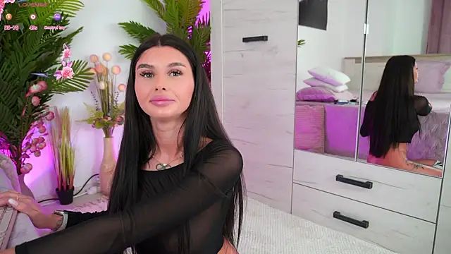 Snapshot of EmilyHudsson_1 chatting on February 2025 06:01:02 PM EmilyHudsson 1 online show from February 2025 06:01:02 PM