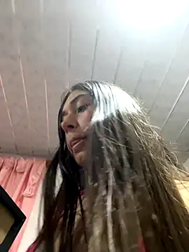 Snapshot of Barbielatinas chatting on September 2025 04:07:02 AM Barbielatinas online show from September 2025 04:07:02 AM