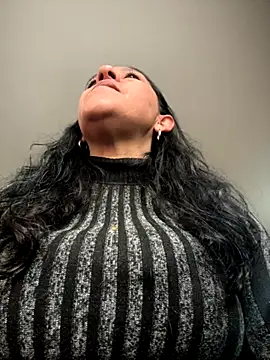 Freya Artemisa online show from October 2025 05:32:01 PM