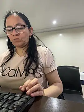 Freya Artemisa online show from April 2026 09:53:01 PM