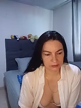 Snapshot of renata_hot1 chatting on May 2026 09:35:02 PM renata hot1 online show from May 2026 09:35:02 PM