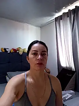 renata hot1 online show from April 2026 07:26:02 PM