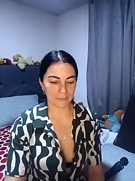 Snapshot of renata_hot1 chatting on April 2026 01:42:02 AM renata hot1 online show from April 2026 01:42:02 AM
