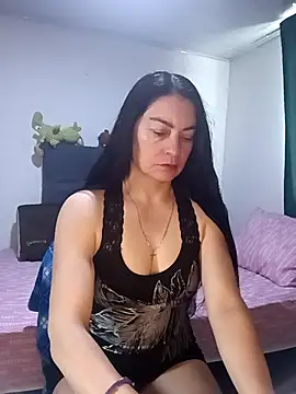 renata hot1 online show from October 2025 06:10:01 PM