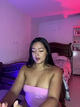 cristina1800 online show from April 2026 02:49:02 AM