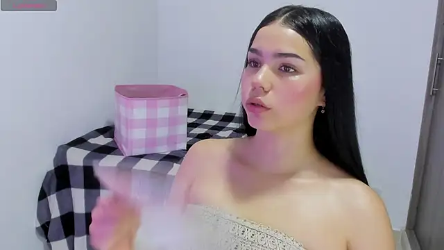 Natasha su  online show from January 2025 12:28:01 AM