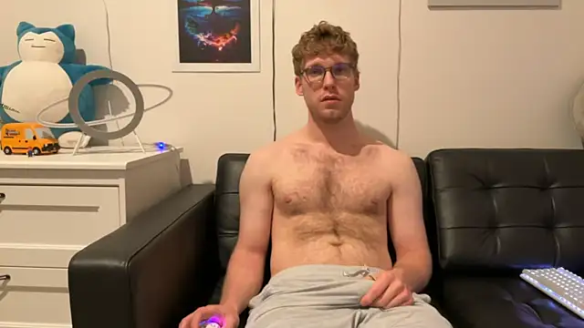 Snapshot of BlueEyedTallGuy94 chatting on December 2024 07:20:01 AM BlueEyedTallGuy94 online show from December 2024 07:20:01 AM