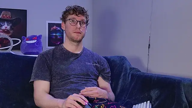 Snapshot of BlueEyedTallGuy94 chatting on October 2025 12:53:02 AM BlueEyedTallGuy94 online show from October 2025 12:53:02 AM