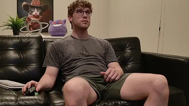 Snapshot of BlueEyedTallGuy94 chatting on October 2025 02:08:01 AM BlueEyedTallGuy94 online show from October 2025 02:08:01 AM