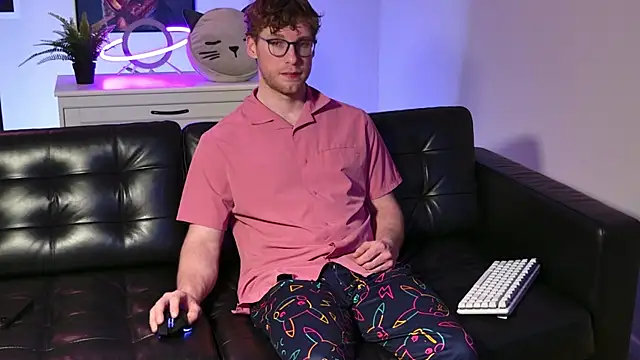 Snapshot of BlueEyedTallGuy94 chatting on November 2025 02:48:01 AM BlueEyedTallGuy94 online show from November 2025 02:48:01 AM