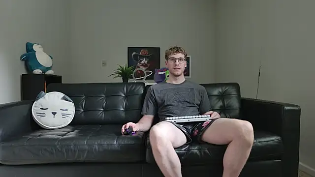 Snapshot of BlueEyedTallGuy94 chatting on September 2025 07:08:02 PM BlueEyedTallGuy94 online show from September 2025 07:08:02 PM