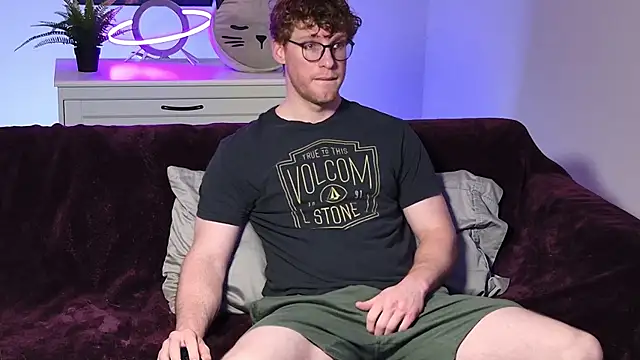 Snapshot of BlueEyedTallGuy94 chatting on November 2025 03:10:02 AM BlueEyedTallGuy94 online show from November 2025 03:10:02 AM