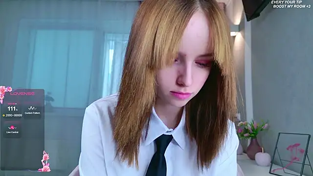 b4by LoL1 online show from October 2025 07:00:02 AM