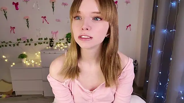 b4by LoL1 online show from March 2025 02:55:02 PM