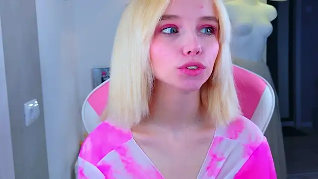 b4by LoL1 online show from April 2026 05:23:01 AM