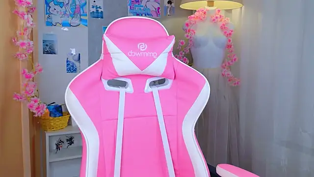 b4by LoL1 online show from May 2026 03:14:02 PM