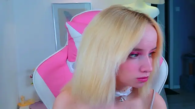 b4by LoL1 online show from April 2026 06:47:02 AM