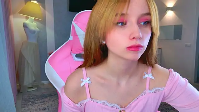 Snapshot of b4by_LoL1 chatting on December 2025 12:15:01 PM b4by LoL1 online show from December 2025 12:15:01 PM