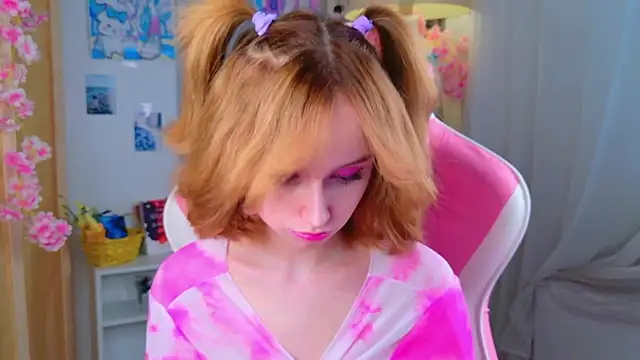 b4by LoL1 online show from May 2026 01:16:01 PM