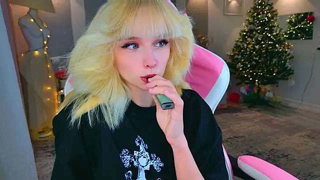 b4by LoL1 online show from January 2026 12:20:01 PM