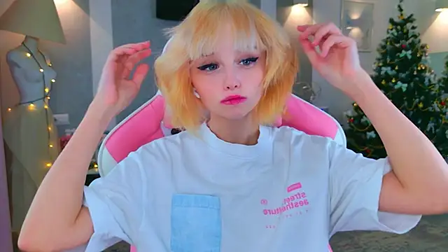 b4by LoL1 online show from January 2026 08:54:01 AM