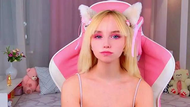 b4by LoL1 online show from February 2026 03:12:02 PM