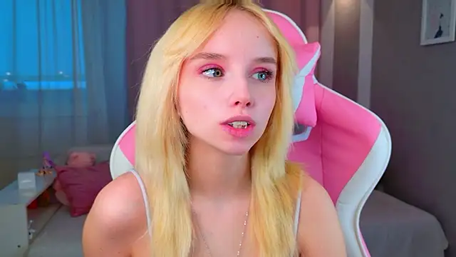 b4by LoL1 online show from March 2026 12:49:01 PM