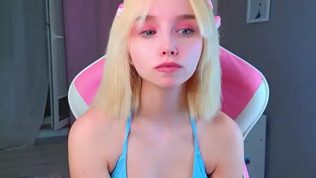 b4by LoL1 online show from March 2026 05:47:01 PM