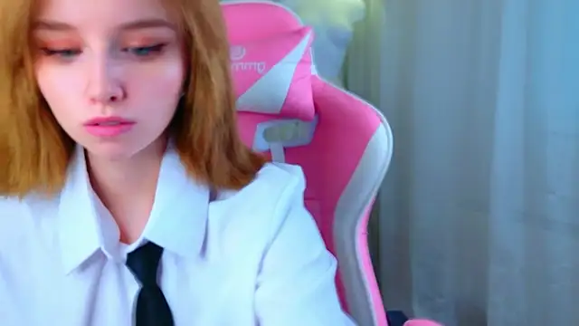 b4by LoL1 online show from April 2026 01:24:02 PM