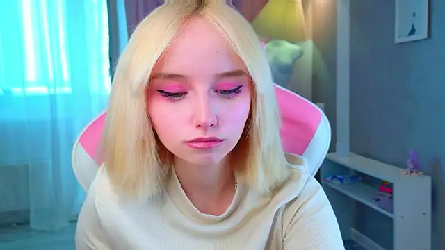 b4by LoL1 online show from March 2026 11:44:01 AM