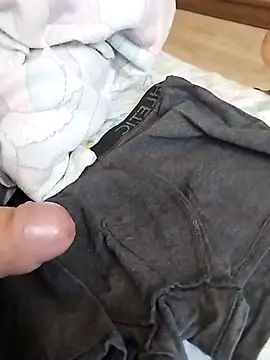 Grig1982 online show from November 2025 06:50:02 AM