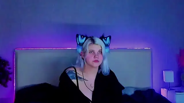 JoannLowe online show from March 2025 12:01:02 AM